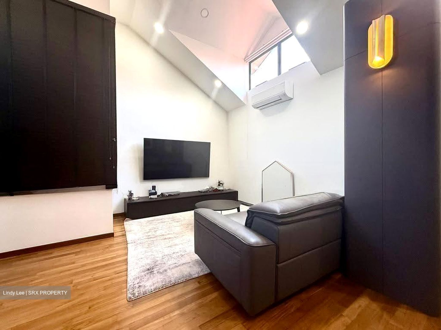 Hillcrest Park (D11), Terrace #610145851
